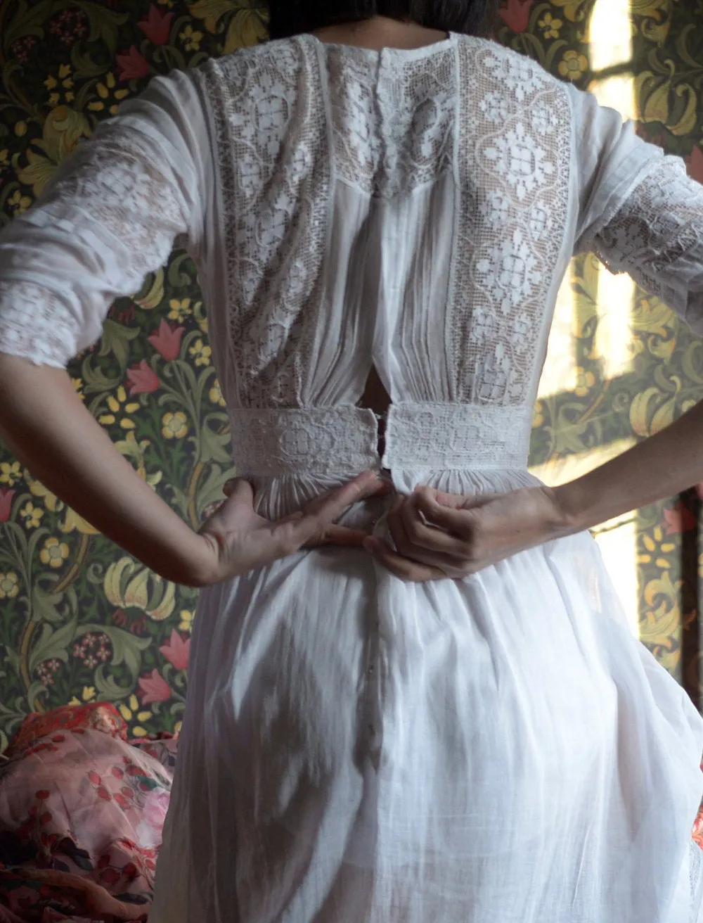 Antique Edwardian sheer cotton and fillet lace lawn dress // x-small, small