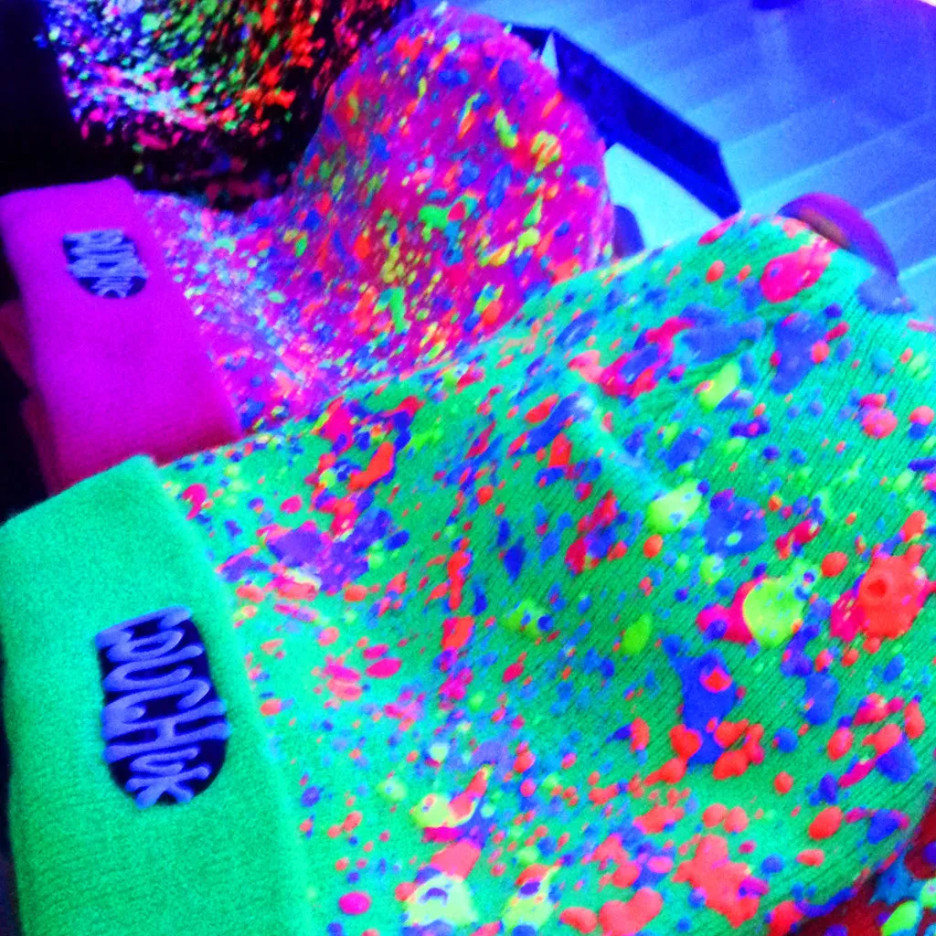 SPLATTERED BEANIE NEON GREEN - NEON MULTI