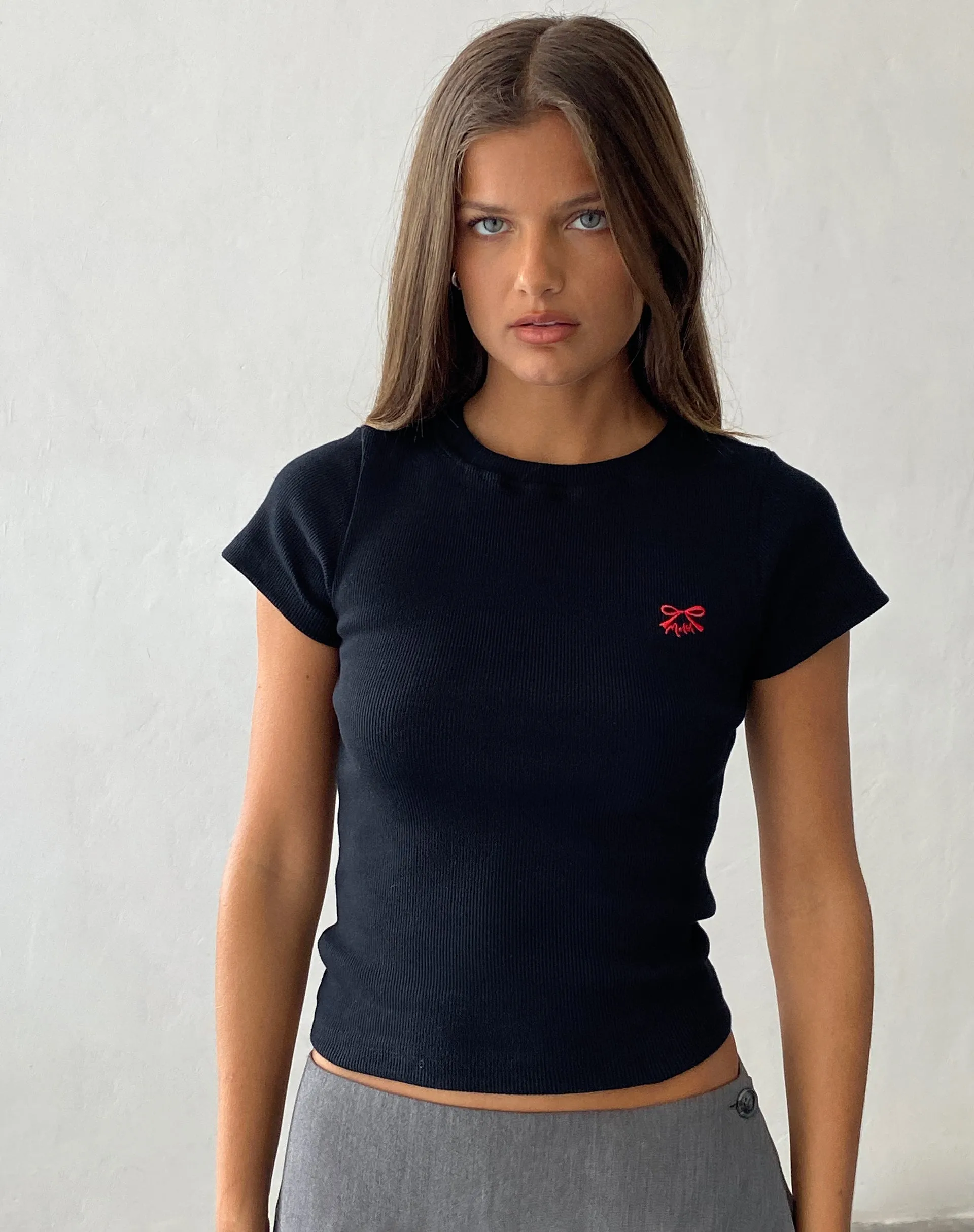Suti Ribbed Baby Tee in Black with Red Bow M Embroidery